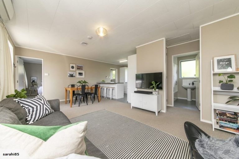Photo of property in 38 Candia Road, Swanson, Auckland, 0614