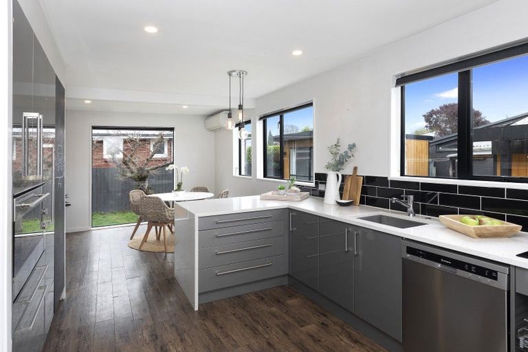 Photo of property in 1/1 Greers Road, Ilam, Christchurch, 8041