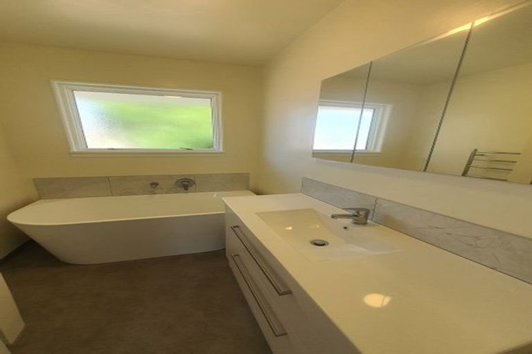 Photo of property in 150 Queenspark Drive, Parklands, Christchurch, 8083