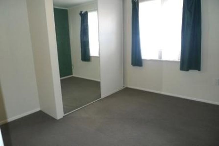 Photo of property in 15 Catherine Crescent, Paparangi, Wellington, 6037