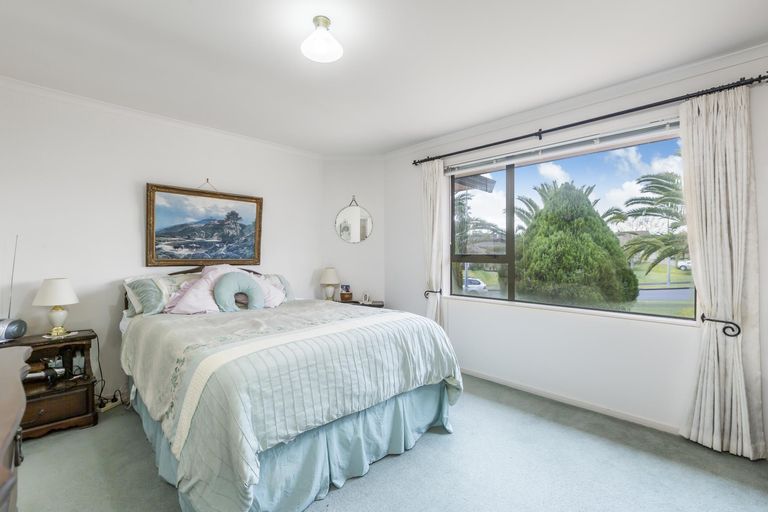 Photo of property in 69 Lothian Brae, Wattle Downs, Auckland, 2103