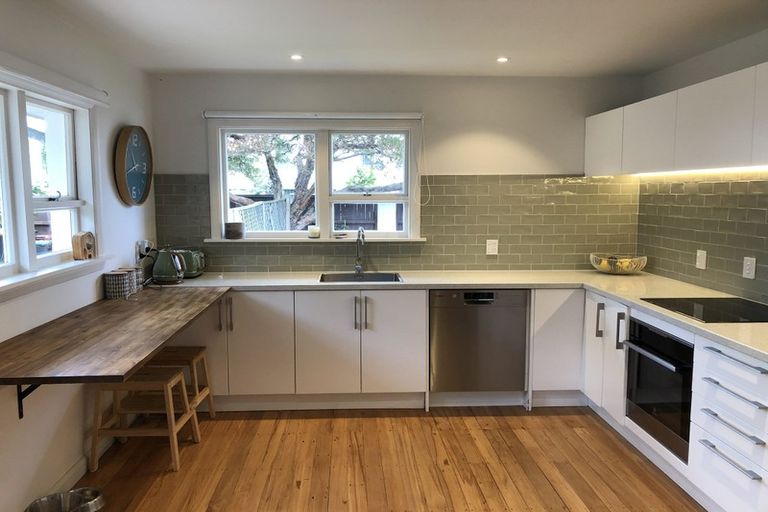 Photo of property in 8 Burgess Street, Sumner, Christchurch, 8081