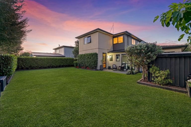 Photo of property in 18 Corsica Way, Karaka, Papakura, 2113