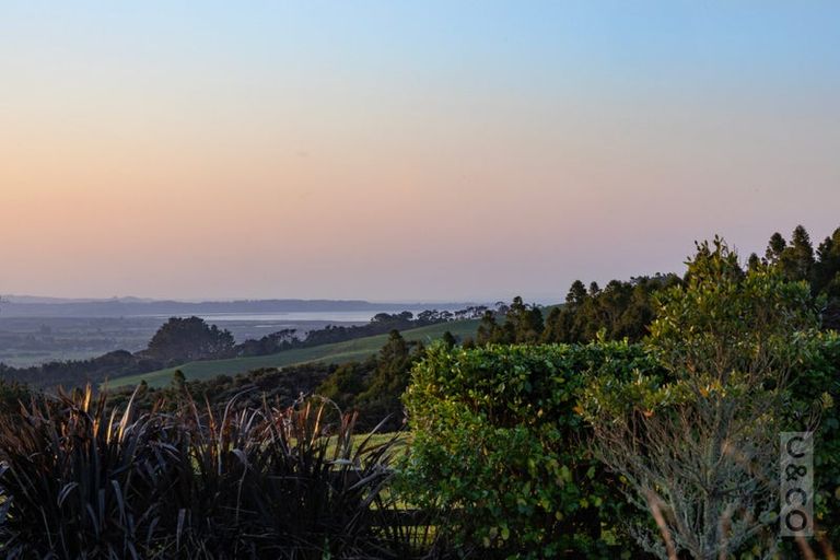 Photo of property in 457 Kiwitahi Road, Helensville, 0875