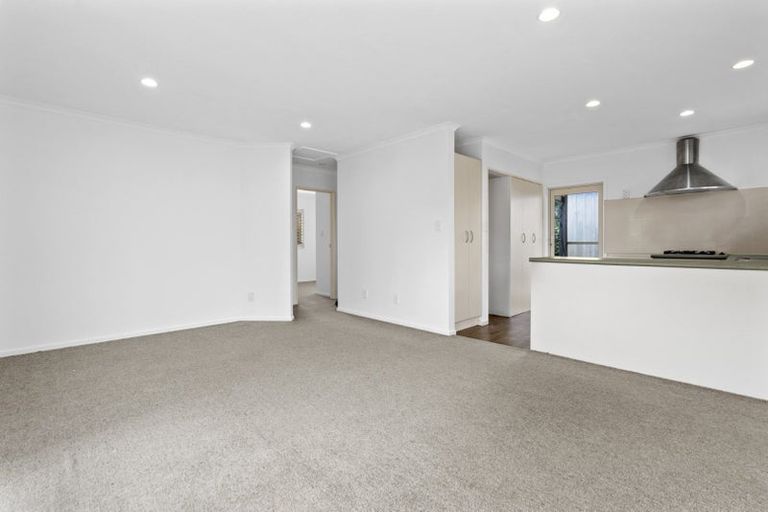 Photo of property in 18 Oxford Street, Fairfield, Hamilton, 3214