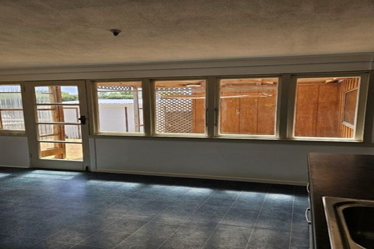 Photo of property in 185 Morton Street, Strathern, Invercargill, 9812