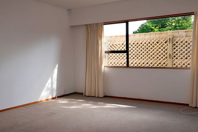 Photo of property in 10 Edgewater Street, Waikanae, 5036