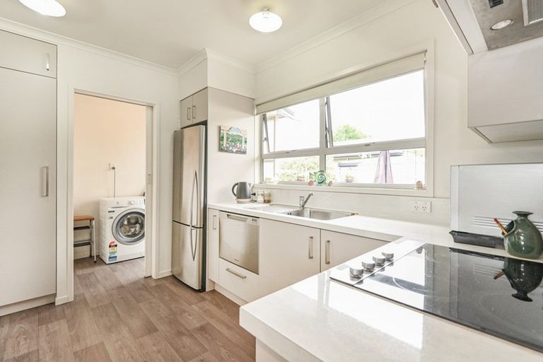 Photo of property in 1/90 Napier Road, Havelock North, 4130