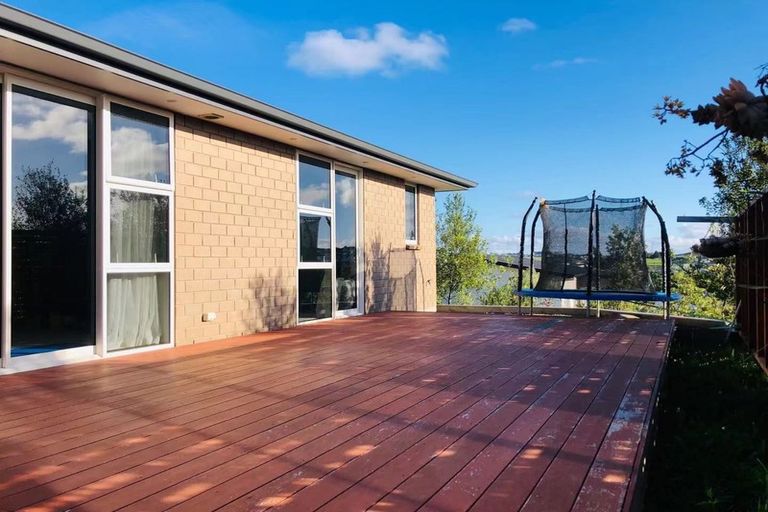 Photo of property in 11 Ian Gordon Lane, Orewa, 0931