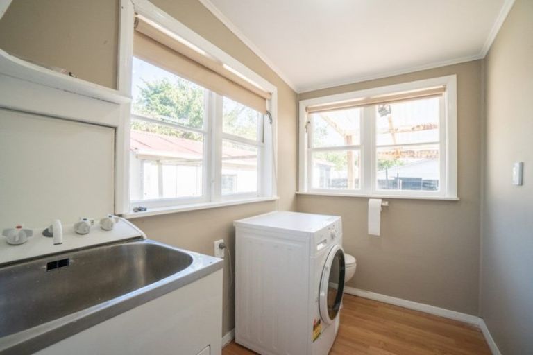 Photo of property in 28 Oxford Street, Hokowhitu, Palmerston North, 4410