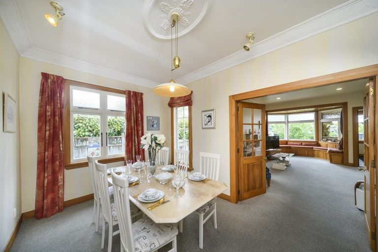 Photo of property in 16 Manapouri Crescent, Hokowhitu, Palmerston North, 4410