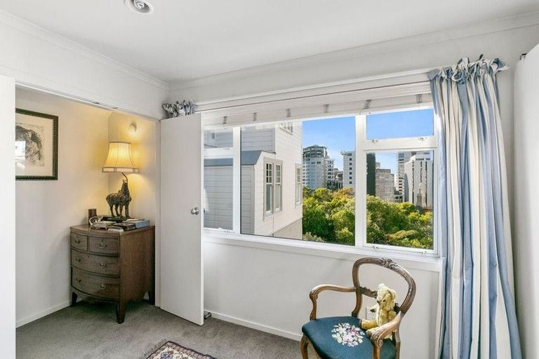 Photo of property in 55c Bolton Street, Kelburn, Wellington, 6012