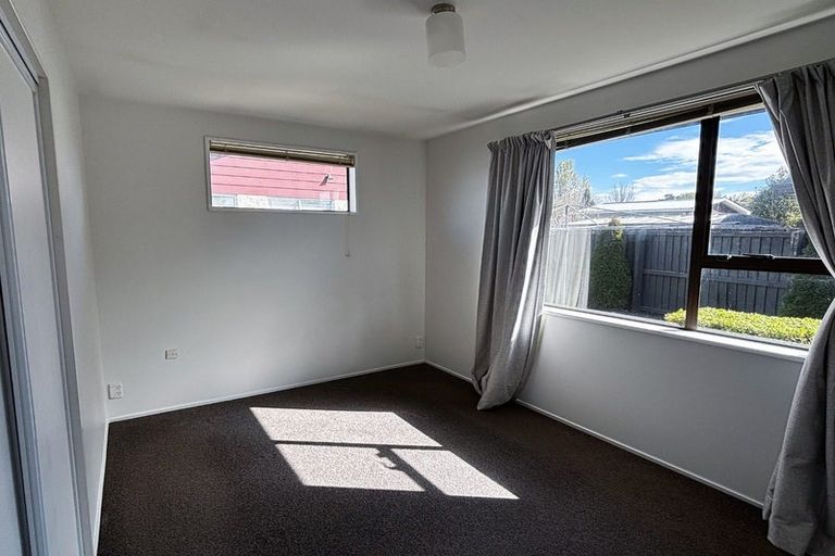 Photo of property in 2/41 Beauford Place, Parklands, Christchurch, 8083