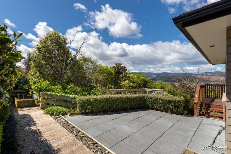 Photo of property in 43 Percy Kinsman Crescent, Riverstone Terraces, Upper Hutt, 5018