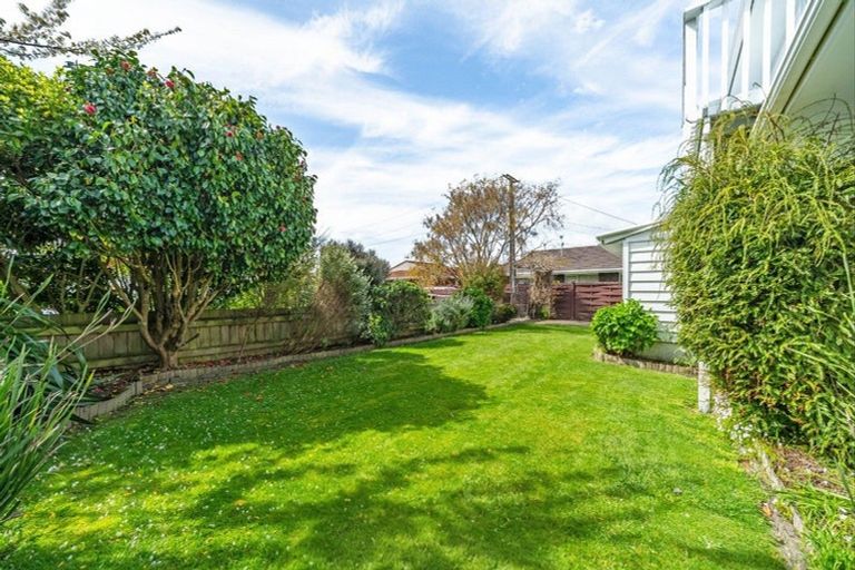 Photo of property in 13 Whites Line West, Woburn, Lower Hutt, 5010