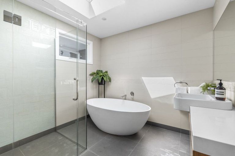 Photo of property in 253b Coronation Avenue, Welbourn, New Plymouth, 4310