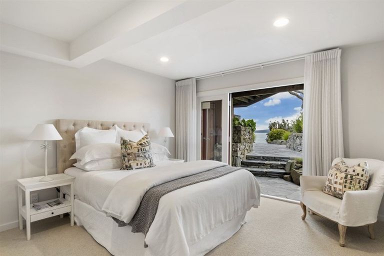 Photo of property in 1/3 Beach Road, Northcote Point, Auckland, 0627