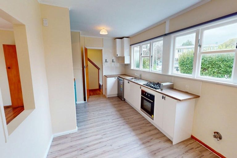 Photo of property in 11 Renfrew Place, Highbury, Palmerston North, 4412