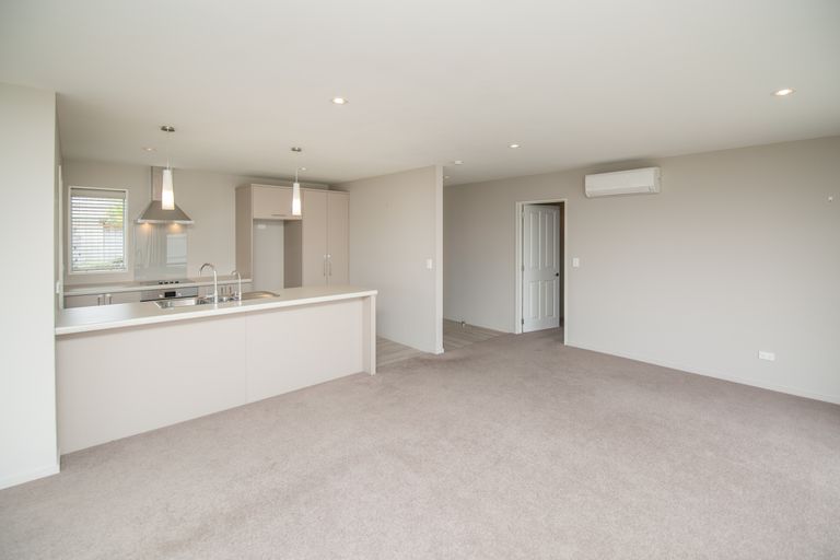 Photo of property in 18 Munich Place, Bromley, Christchurch, 8062