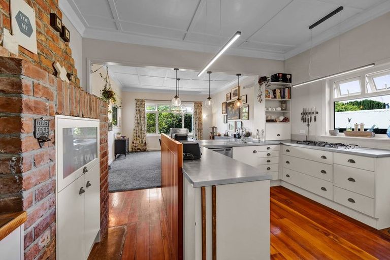 Photo of property in 187 South Road, Hawera, 4610