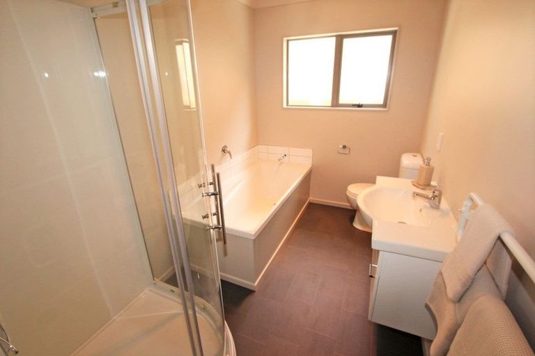 Photo of property in 16 Spritsail Place, Whitby, Porirua, 5024