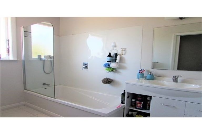 Photo of property in 21 Clyma Street, Elderslea, Upper Hutt, 5018