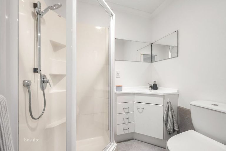 Photo of property in 3 Roseveare Grove, Te Marua, Upper Hutt, 5018