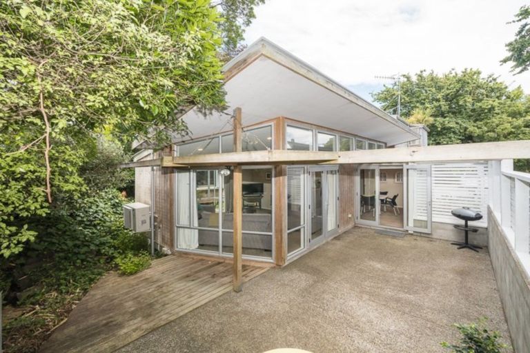 Photo of property in 196 Victoria Avenue, Hokowhitu, Palmerston North, 4410
