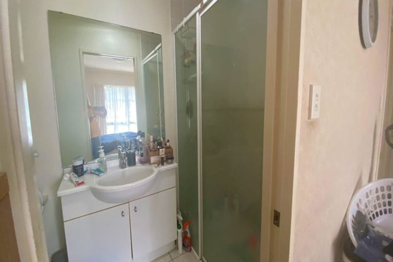 Photo of property in 16 Millington Place, Huntington Park, Auckland, 2013