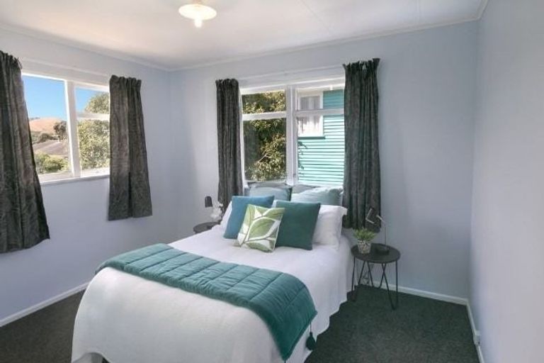 Photo of property in 53 Beaumaris Crescent, Ascot Park, Porirua, 5024