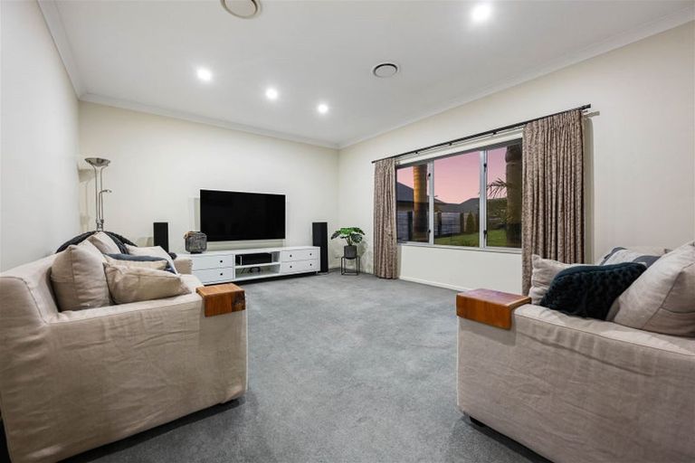 Photo of property in 94 Rototuna Road, Rototuna, Hamilton, 3210