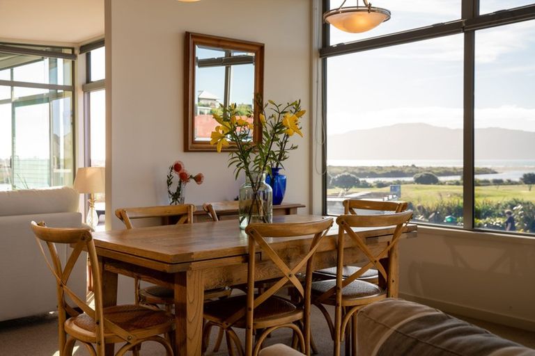 Photo of property in 116 Queens Road, Waikanae Beach, Waikanae, 5036