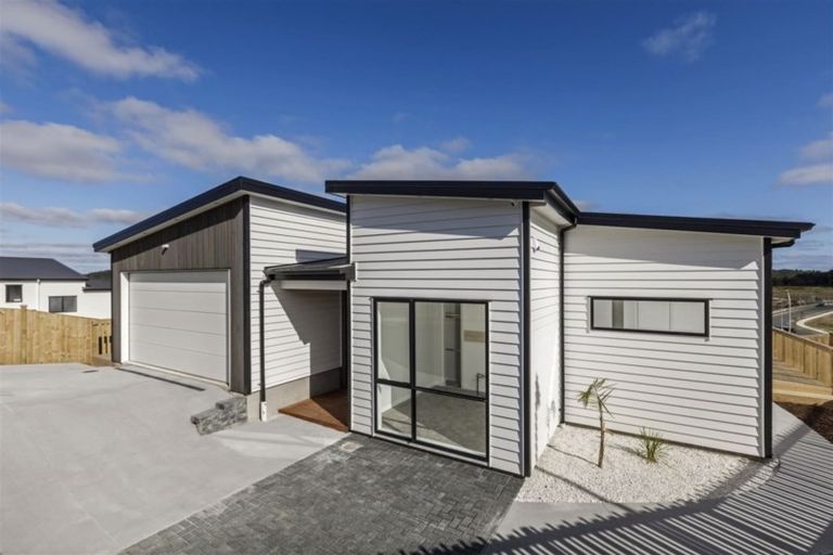 Photo of property in 2 Takurua Terrace, Orewa, 0931