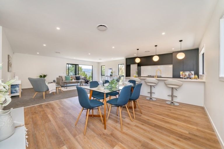 Photo of property in 45 Mount Marua Way, Timberlea, Upper Hutt, 5018