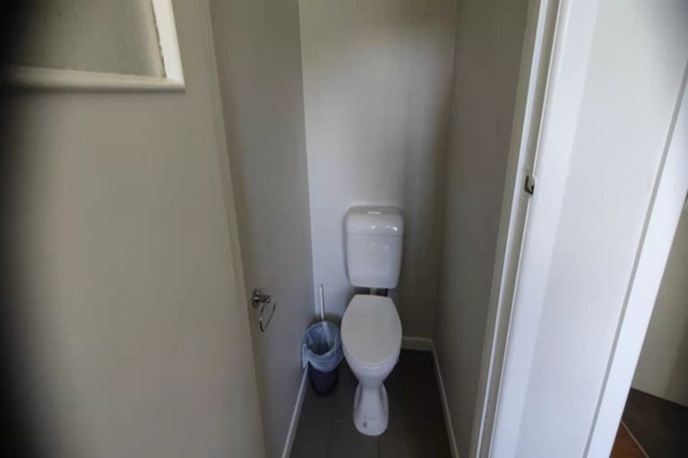 Photo of property in 3 Yeovil Road, Te Atatu Peninsula, Auckland, 0610