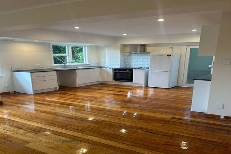 Photo of property in 23 Huntingdon Street, Northland, Wellington, 6012