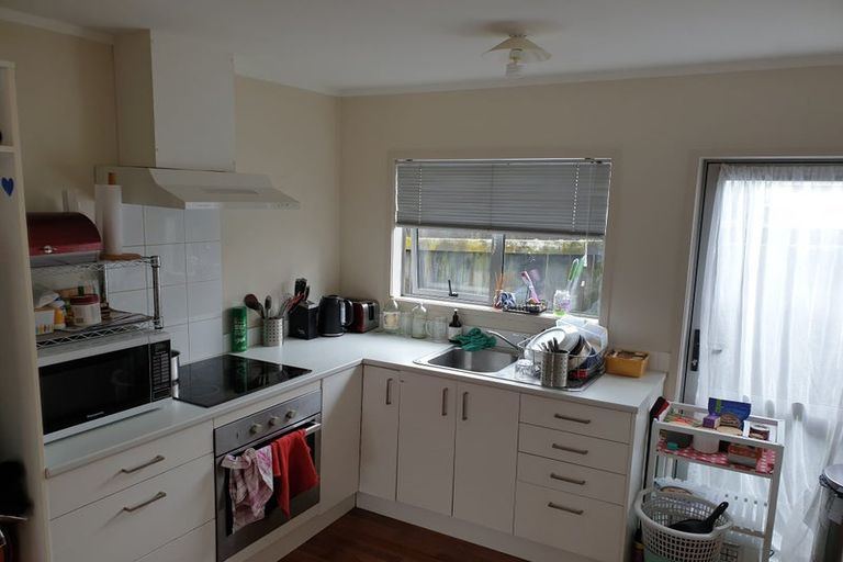 Photo of property in 18 Lisa Rise, Half Moon Bay, Auckland, 2012