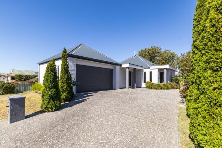 Photo of property in 2 Queens Walk, Taradale, Napier, 4112