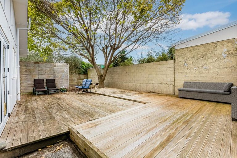 Photo of property in 1 Gordon Road, Plimmerton, Porirua, 5026