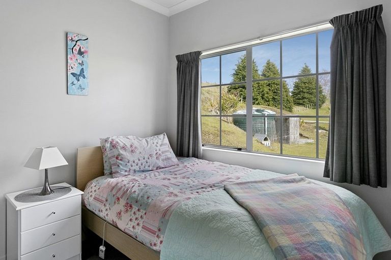Photo of property in 89 Hill View Drive, Acacia Bay, Taupo, 3385