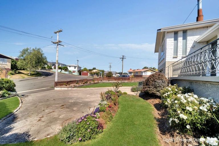 Photo of property in 1 Oxford Street, Holmes Hill, Oamaru, 9401