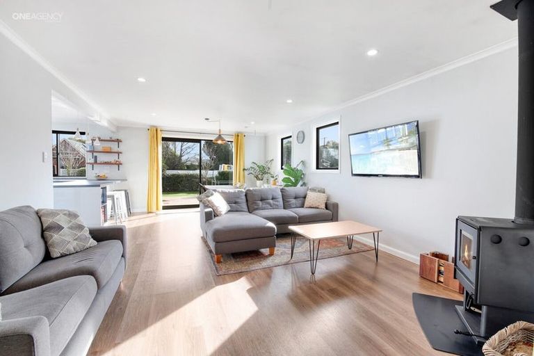 Photo of property in 96 Main North Road, Woodend, 7610