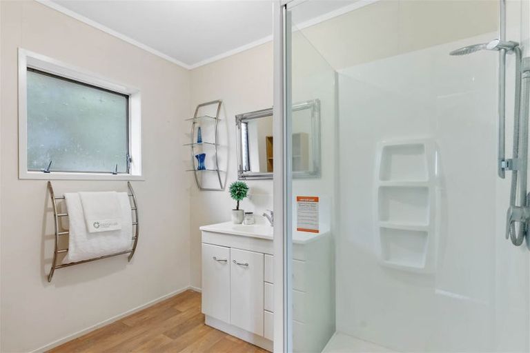 Photo of property in 2/98 Velma Road, Hillcrest, Auckland, 0627