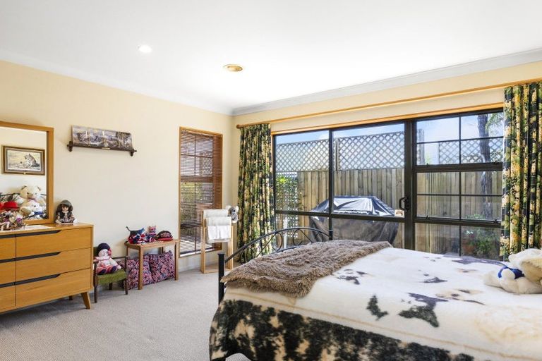 Photo of property in 6 Maniapoto Grove, Waipahihi, Taupo, 3330