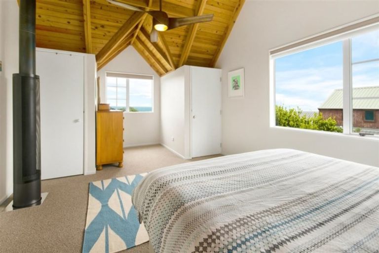 Photo of property in 4 Edwin Mitchelson Road, Muriwai, Waimauku, 0881