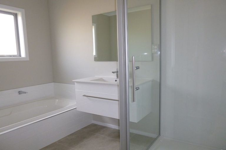 Photo of property in 28 Ridgedale Crescent, Flagstaff, Hamilton, 3210