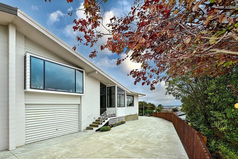 Photo of property in 2/11 Sulby Road, Cashmere, Christchurch, 8022