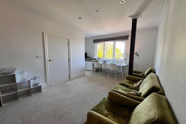 Photo of property in 8 Central Terrace, Kelburn, Wellington, 6012