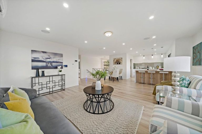 Photo of property in 11 Tawapou Close, Massey, Auckland, 0614