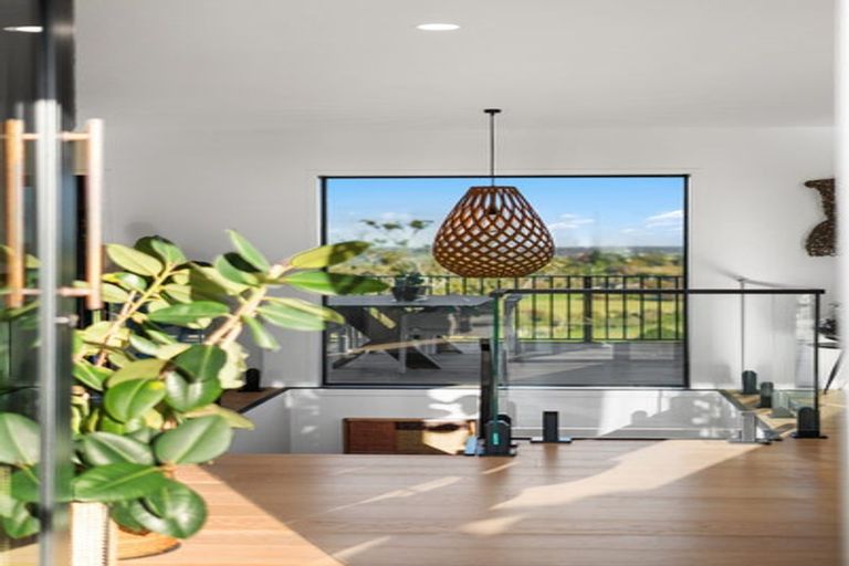 Photo of property in 175 Sandspit Road, Shelly Park, Auckland, 2014